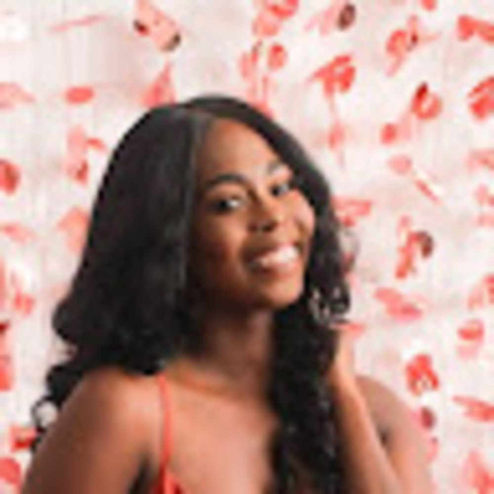 Meet your Posher, Kayla